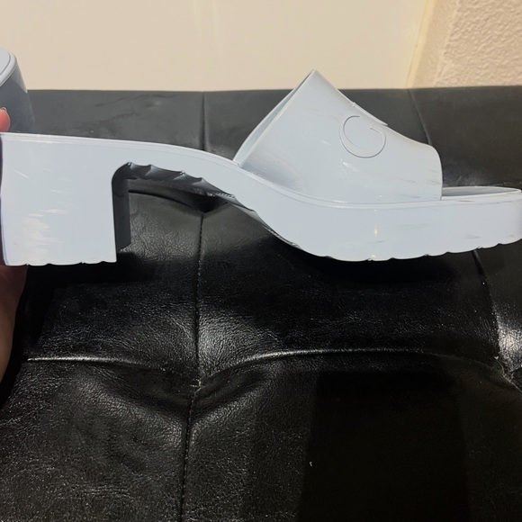 AUTHENTIC GUCCI BLUE RUBBER HEELS - Picture 4 of 4